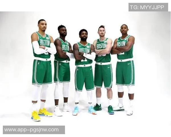 斯玛特称赞文班如同小孩般站在他身边期待他未来更大成就